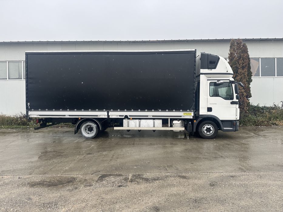 Prelate camioane semiremorci si reparatii prelate