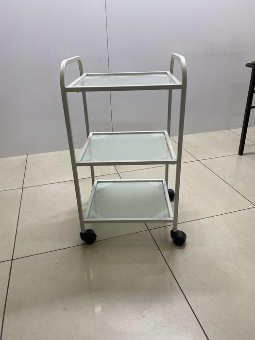 Помощник парикмахера 2шт по 10тыс