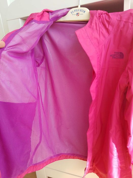 Яке против вятър и дъжд