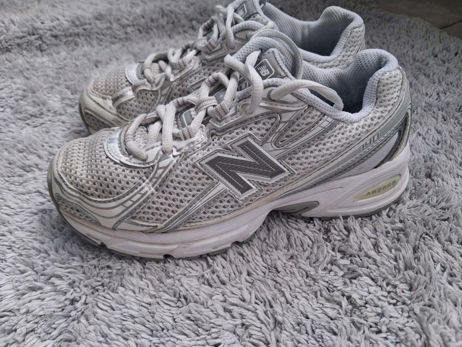 NEW  BALANCE маратонки , номер 35
