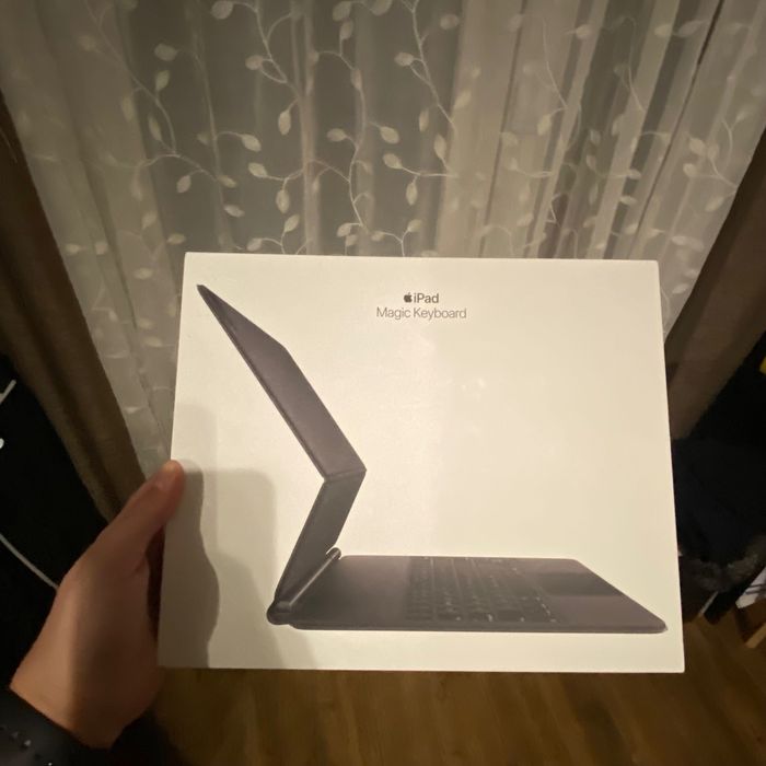 Husa cu tastatura Ipad Magic Keyboard 12,9 inch