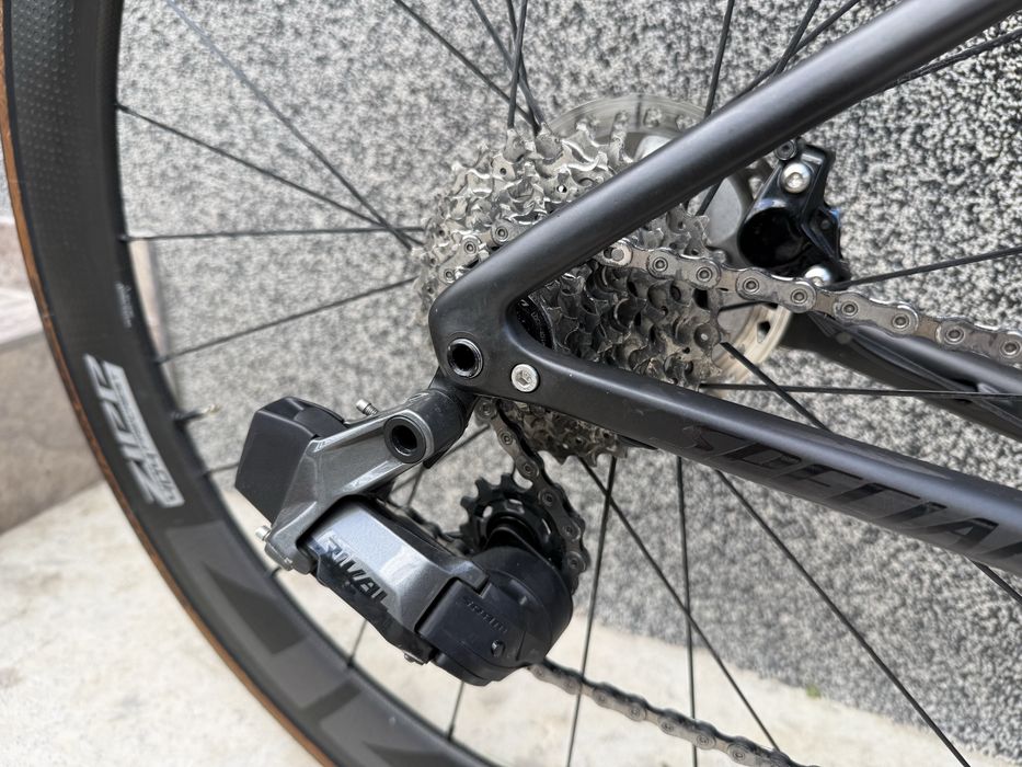 Specialized S-Works Tarmac SL8 2025 FACT 12r Carbon • SRAM Rival eTap AXS • Zipp 404 Firecrest