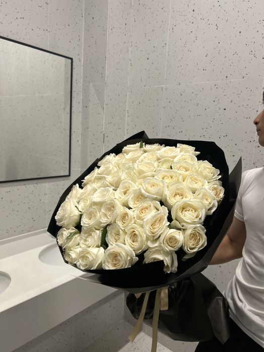 Белые розы 51 штук
