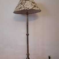 Veioza cu picior din bronz