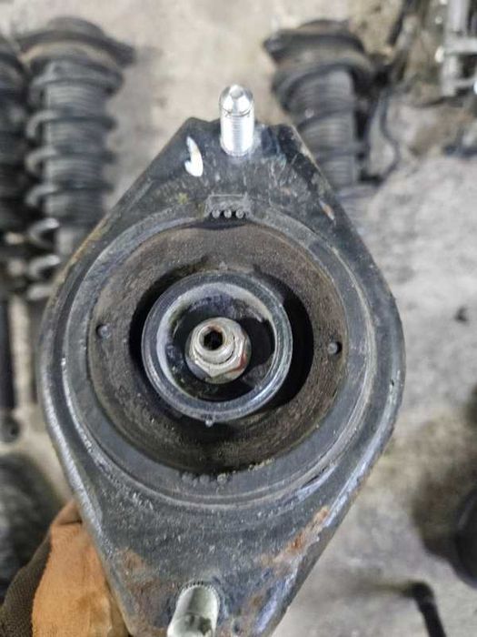 Амортизатор подвески Subaru Outback BR BP