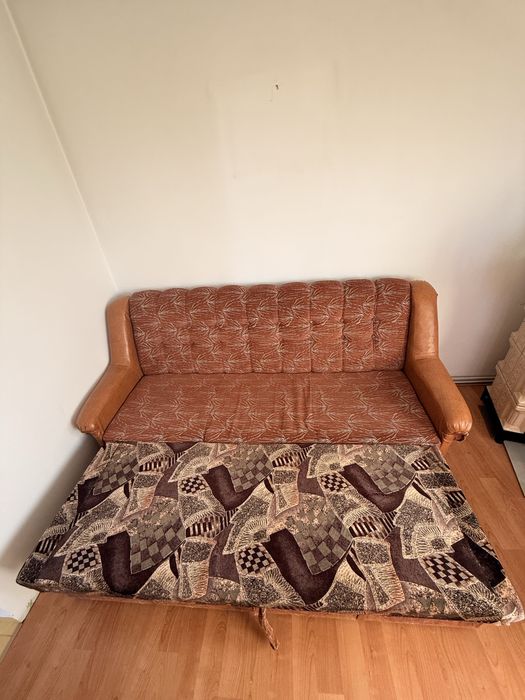 Canapea extensibila maro stare foarte bună