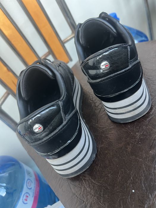 Сникърси на tommy hilfiger