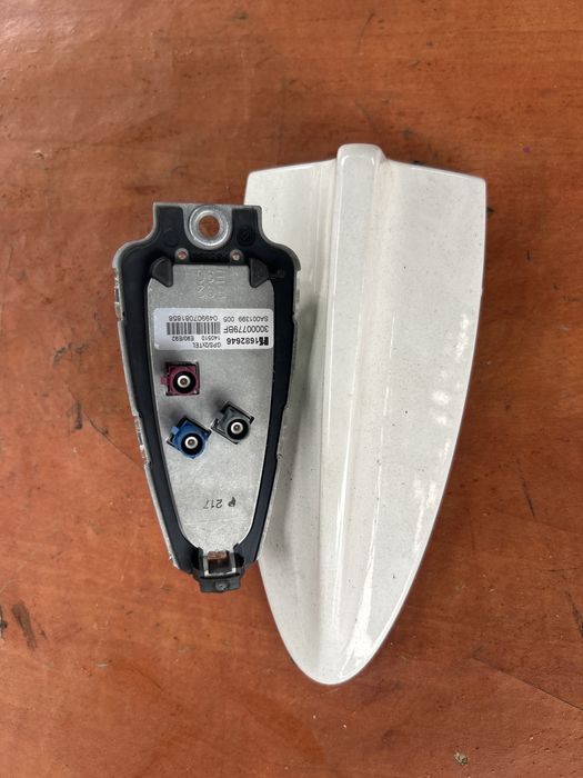 Antena gps Bmw e90 facelift an 2010