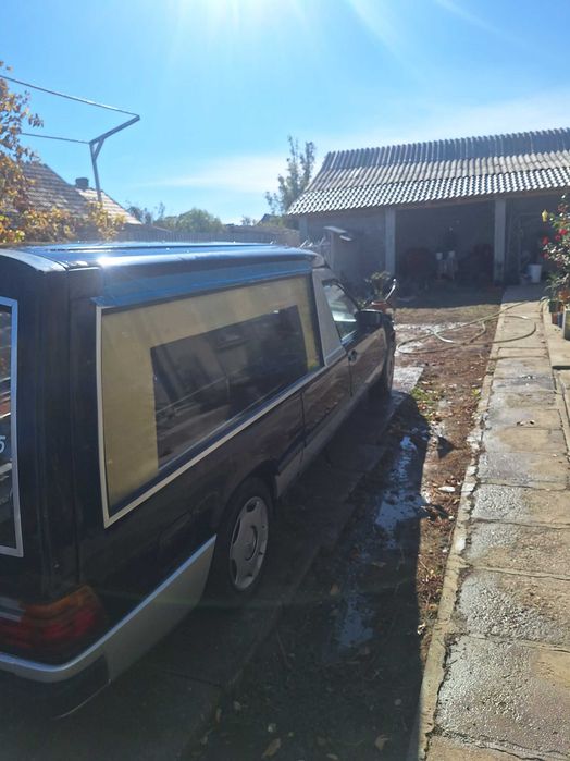 MERCEDES-BENZ E-Class 1990 — imagine 5
