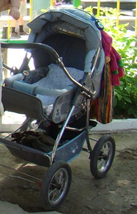 Детская коляска "Зима-лето".