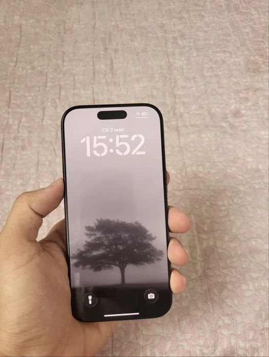 iPhone 16 pro продаю срочно