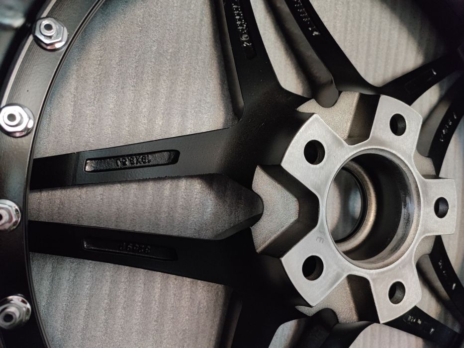 Джанти 19 цола 5x120, 74,1/ 72,6, за BMW с гyми Kumho 255/35/19