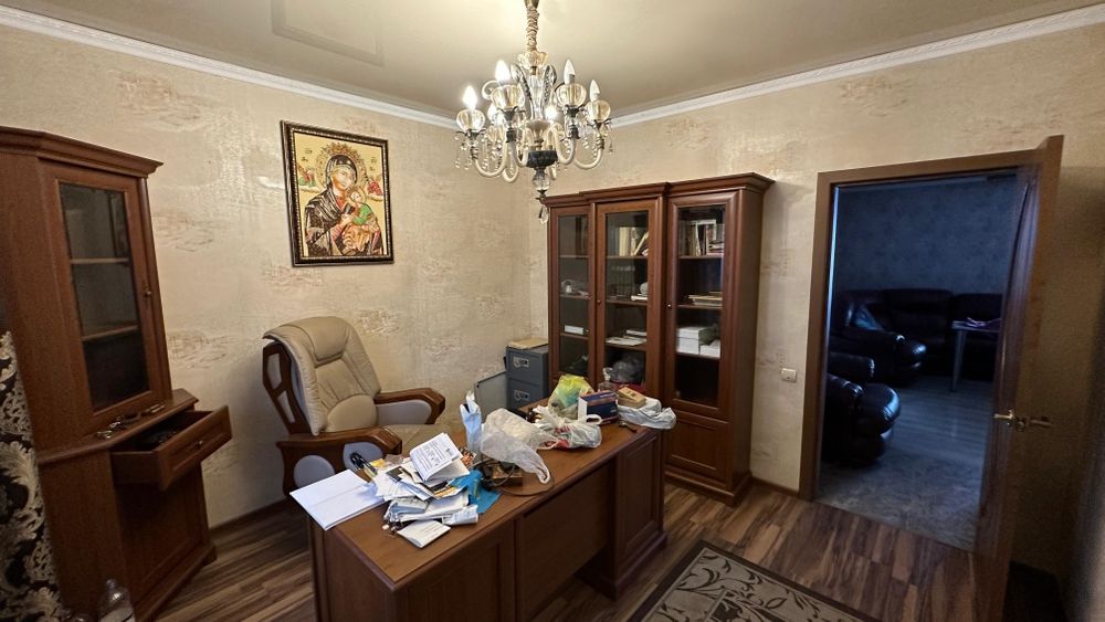 Продаётся двухэтажный дом