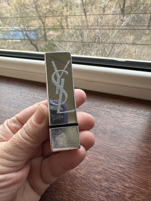 Губная помада привезли из США YSL.оригинал.Б.у бордовая.не мой цвет
