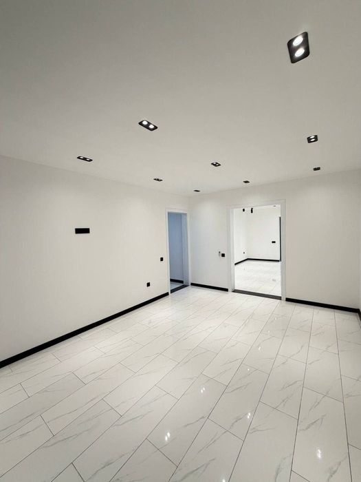 Мирабадский: Ор-р: Цум, Патрики Удобноя локация  100кв.м  Евроремонтт