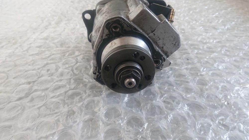 ГНП (горивна помпа) DELPHI R 904 4Z015A,1S4Q-9B395-BF за форд фокус МК1 1,8 115к.с. ТДЦИ до 2004год.