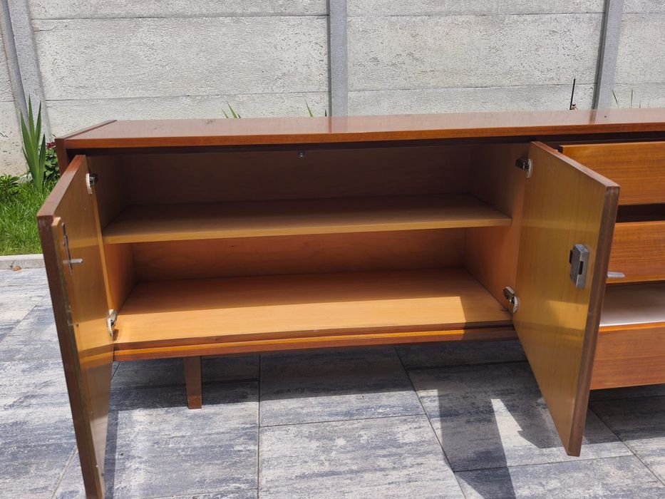 Vintage servanta/ comoda/ dulap TV din furnier de cireş confectiinată de meşter tâmplar