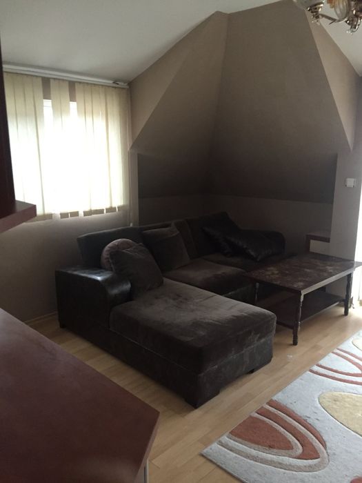 Давам под наем двустаен