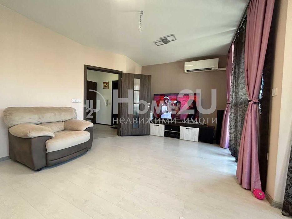 Продава се Тристаен апартамент в Варна, Център - 110 кв.м за 2164 €/кв.м - Снимка #1