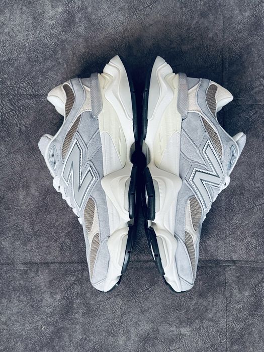 Adidasi New Balance 9060 Gri