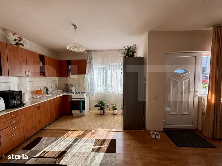 Vand casa 120 mp - 600 mp teren - individuala - Corunca
