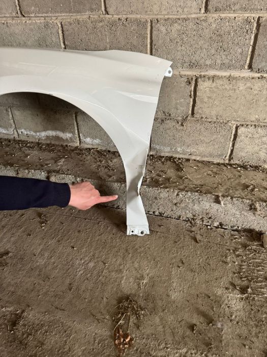 продам двери и крыло камри 80