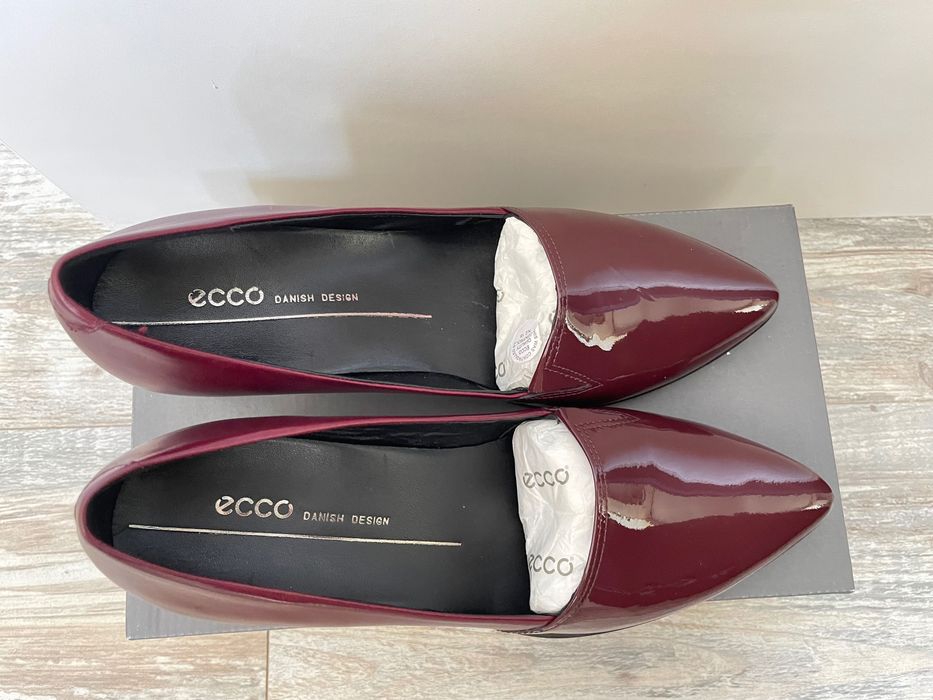 Чисто нови дамски обувки 38 номер на марка ECCO.