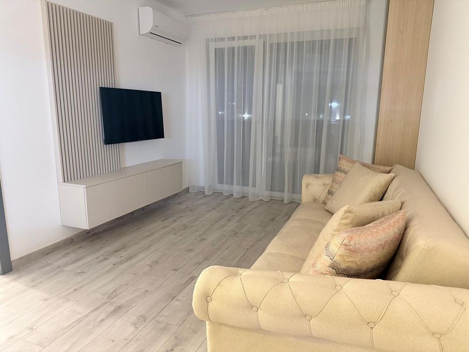 Închiriez apartament