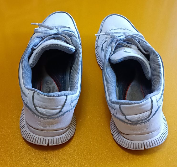 Кроссовки кожаные