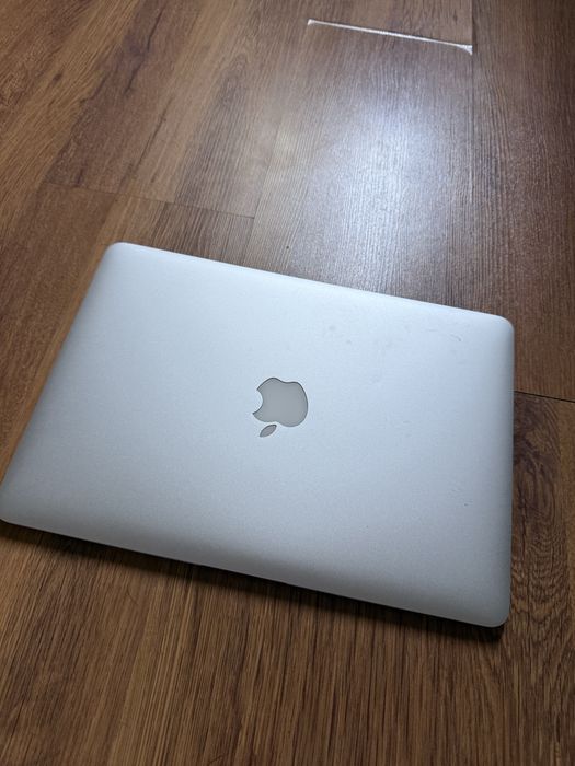 MacBook Air 13” Early 2015