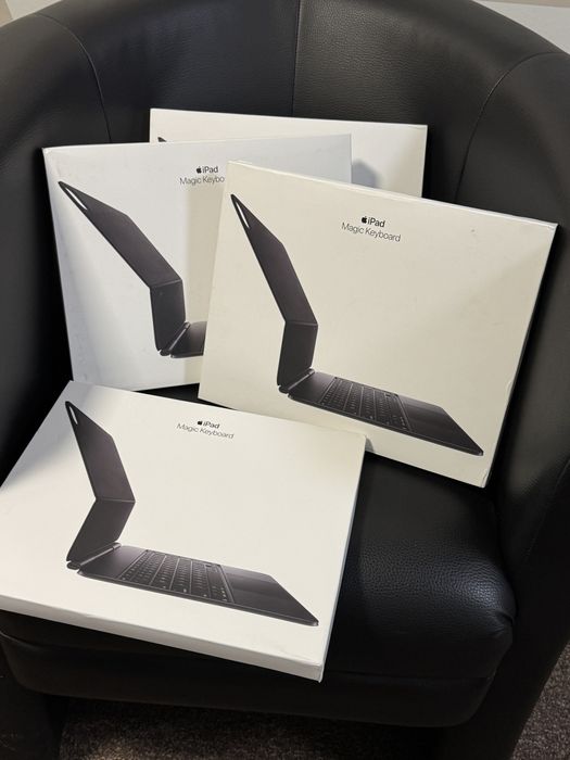 iPad Magic Keyboard Black QWERTZ / IPad Pro 13 inch / Noi - Sigilate |