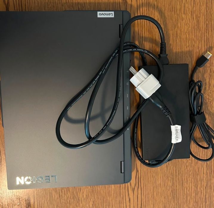 Lenovo Legion Pro 5 16IRX9.