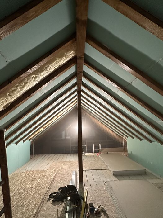 Execut Amenajari Interioare si exterioare !