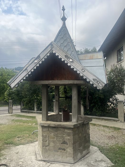 Vand acoperis fântână