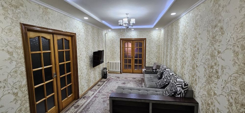 Продается четырех комнатная квартира