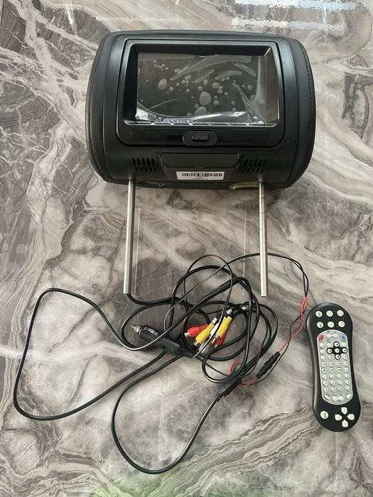 Подглавник за кола/ DVD