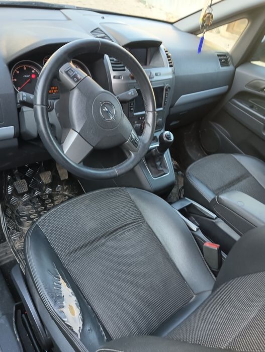 Opel zafira b1.9 din 2007