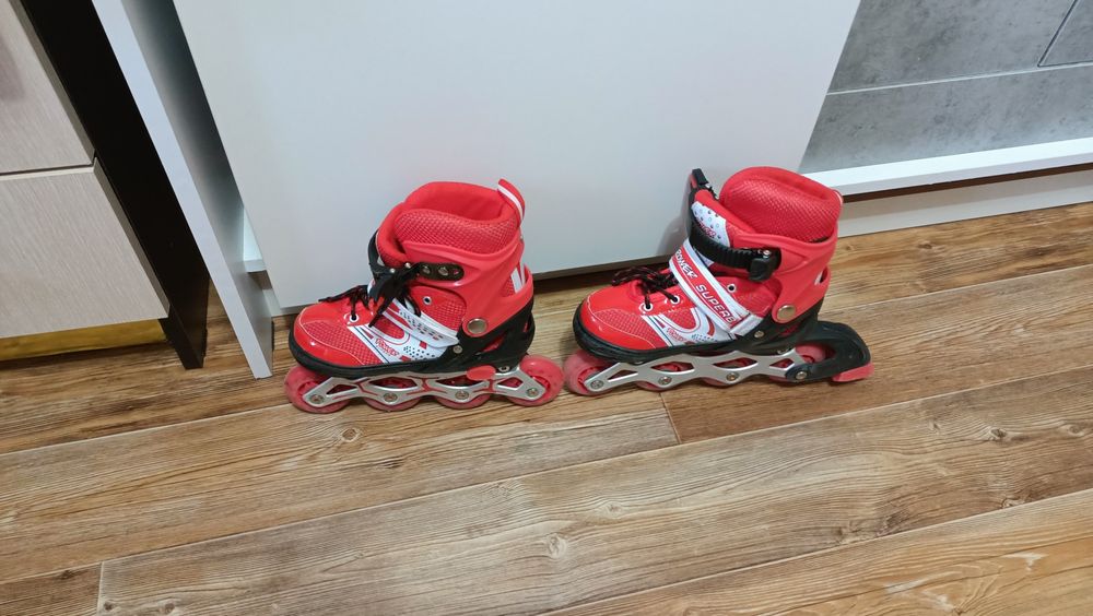 Продам срочно ролики на девочку