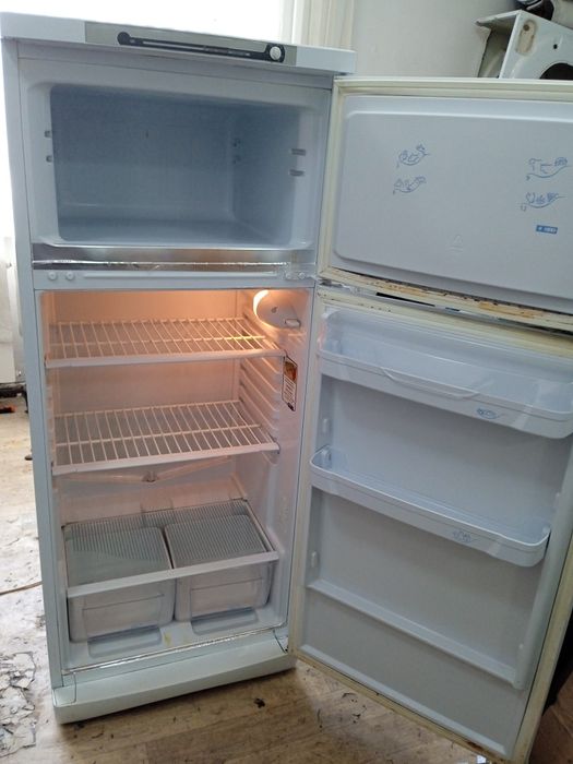 Холодильник indesit