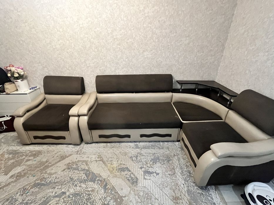 Уголовой диван и кресло