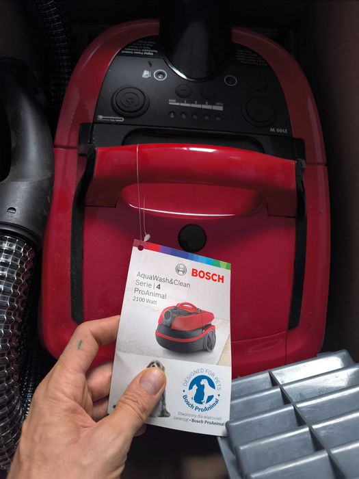 Bosch BWD421PRO прахосмукачка bosch aqua wash & clean serie 4