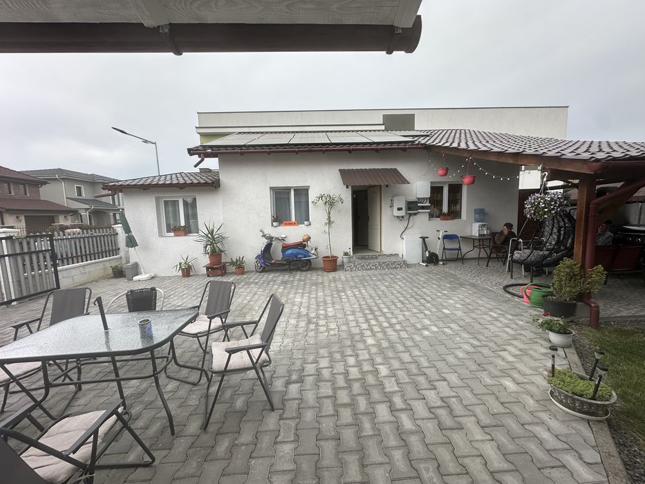 Casă de vânzare