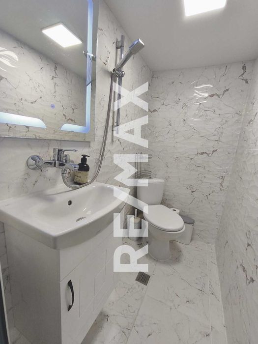 Дава се под наем Тристаен апартамент в Варна, Център - 75 кв.м за 687.99 € - Снимка #4
