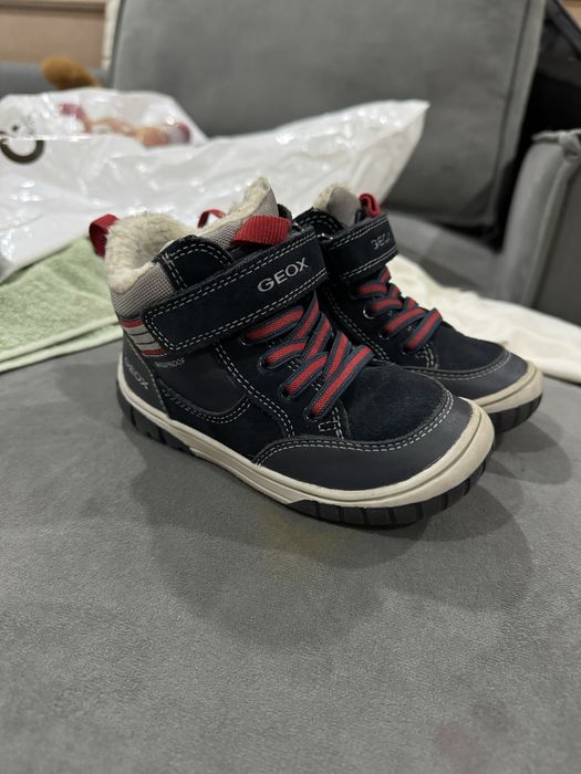 Продам детскую обувь Geox