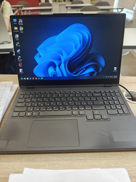 Продам ноутбук Lenovo Legion 5 16IAH7H