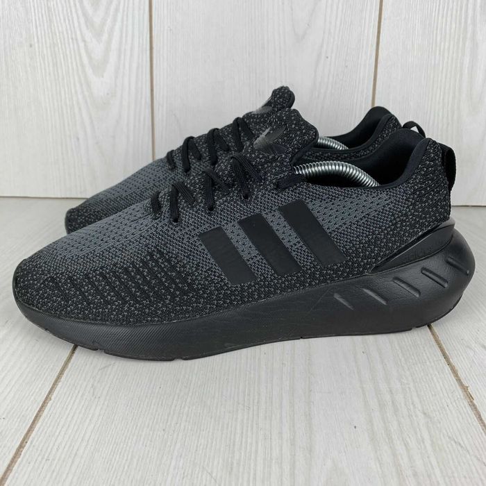 Мъжки обувки ADIDAS SWIFT RUN 22  размер 43 1/3