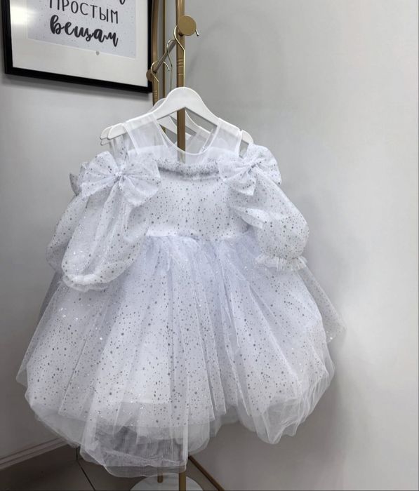 Продам платье на 2-3 года