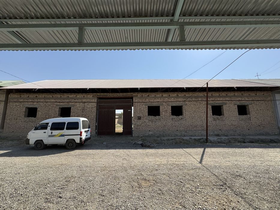 Navoiy shaxardan 16 sotixlik hovli sotiladi