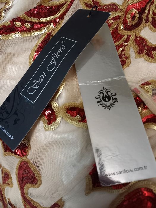 Вечернее платье вышитое паетками