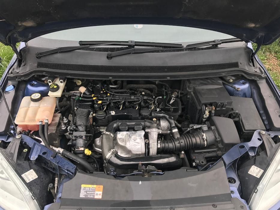 Dezmembrez Ford Focus II 1,6 tdci 2005
